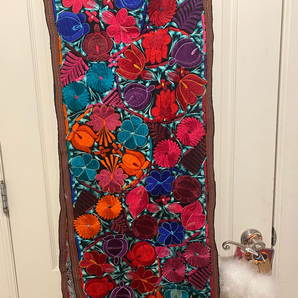 Mexican table/bed runner 🌸🌼🌺